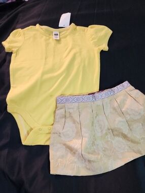 GAP Yellow Bodysuit with Old Navy Cream Floral Skirt - Sz.18-24mo.